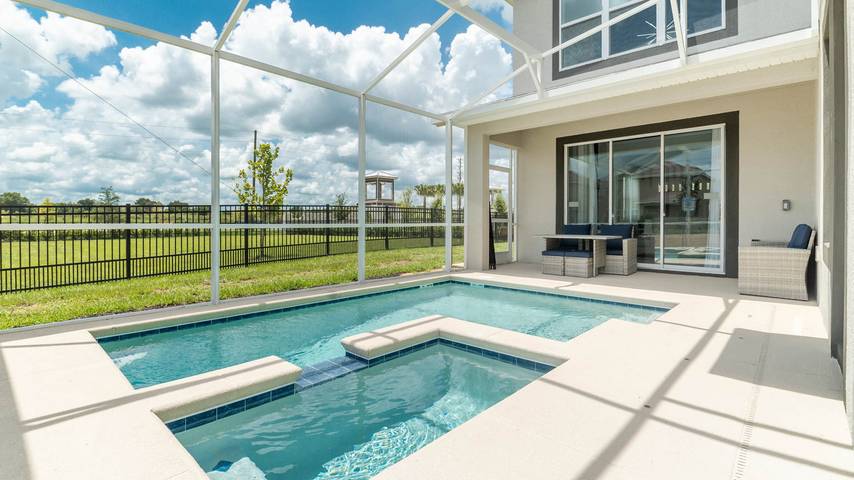 Glamping for 12 people, with children pool and yard as well as pool, kid friendly in Central Florida