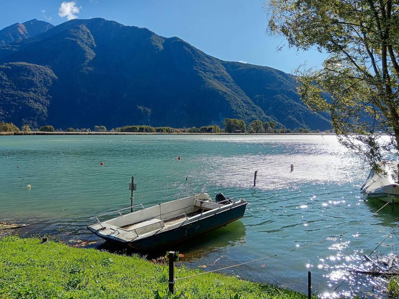 Ganze Wohnung, Ferienhaus Oasi Mera mit Seeblick am Strand in Dascio, Gemeinde Sorico