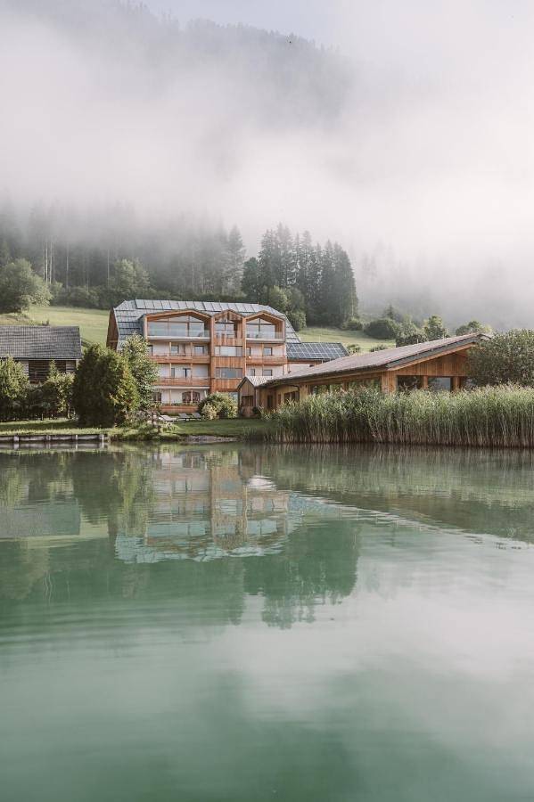 Hotel für 3 Personen, mit Balkon und Terrasse sowie Garten und Sauna am Weissensee