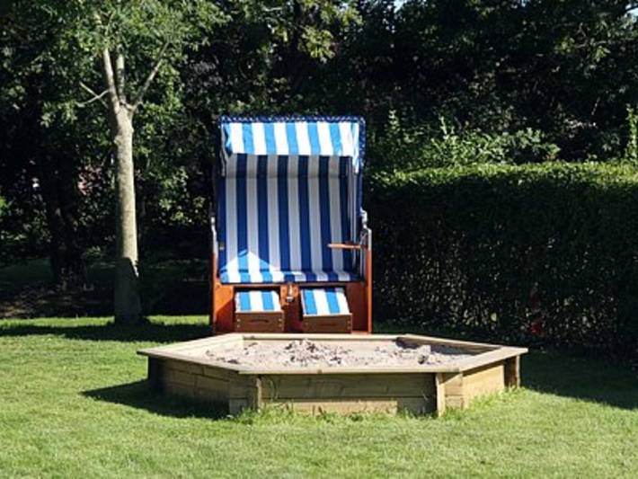 Ferienwohnung für 7 Personen, mit Garten und Balkon, kinderfreundlich in Neuharlingersiel - 3