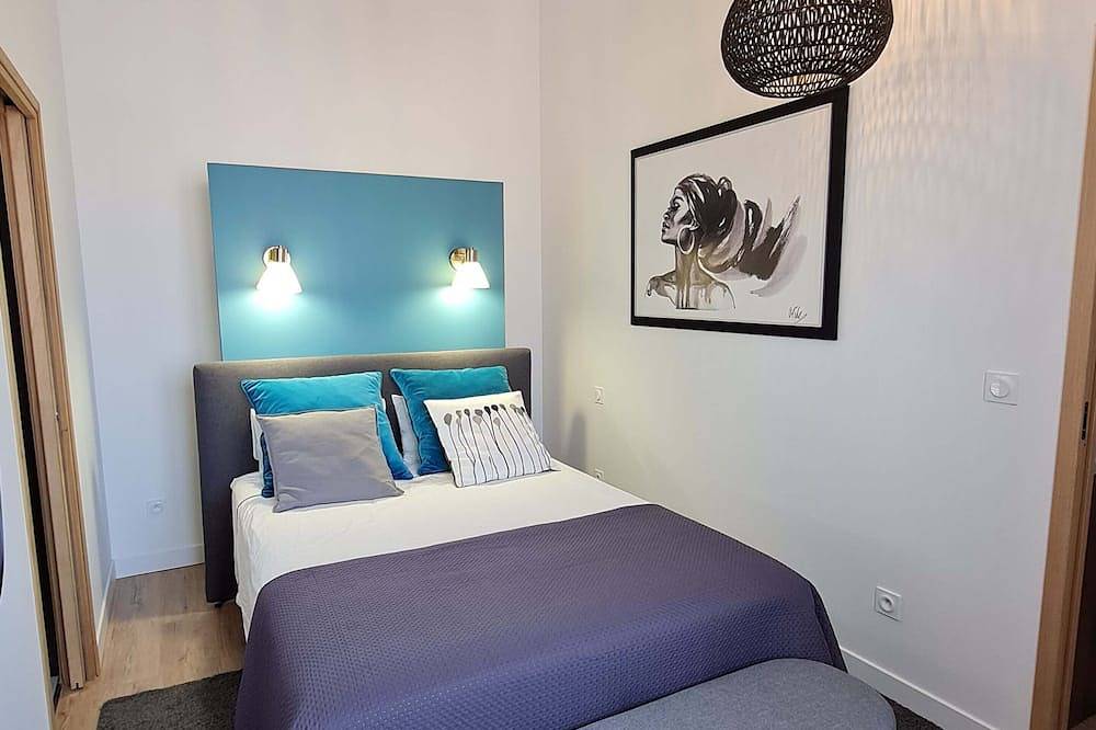 Entire apartment, Charming town center residence with terrace and view of the Canigou mountains in Thuir, Perpignan region