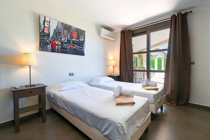 Lovely and comfortable luxury villa  with private pool in Denia, Costa Blanca, Spain for 4 persons in Beniarbeig, Costa Blanca