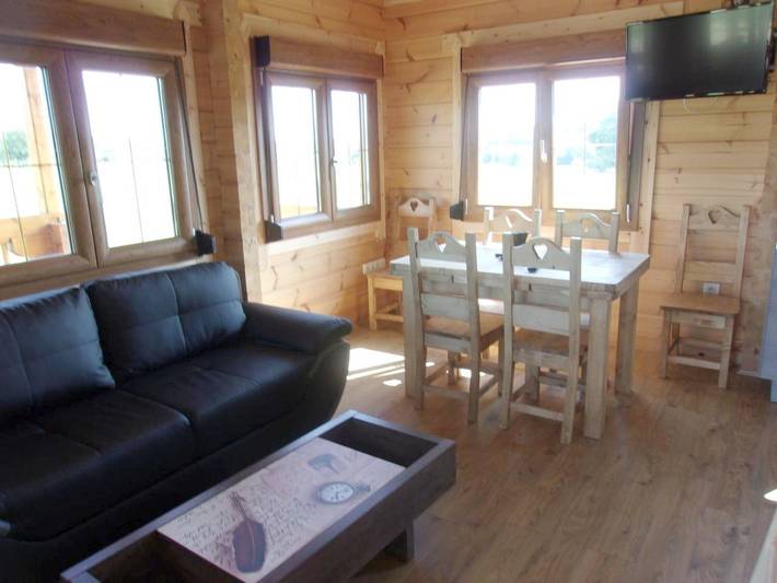 Location de vacances pour 8 personnes, avec vue ainsi que jardin et terrasse à Rocroi - 4