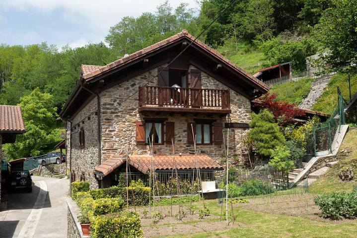 Casa rural para 9 personas, con Balcón y Terraza además de Jardín y Vistas en Pirineo Navarro - 4