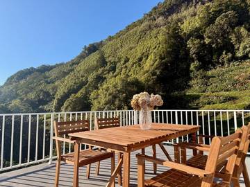Gîte pour 2 personnes, avec vue et jardin à Lajes do Pico