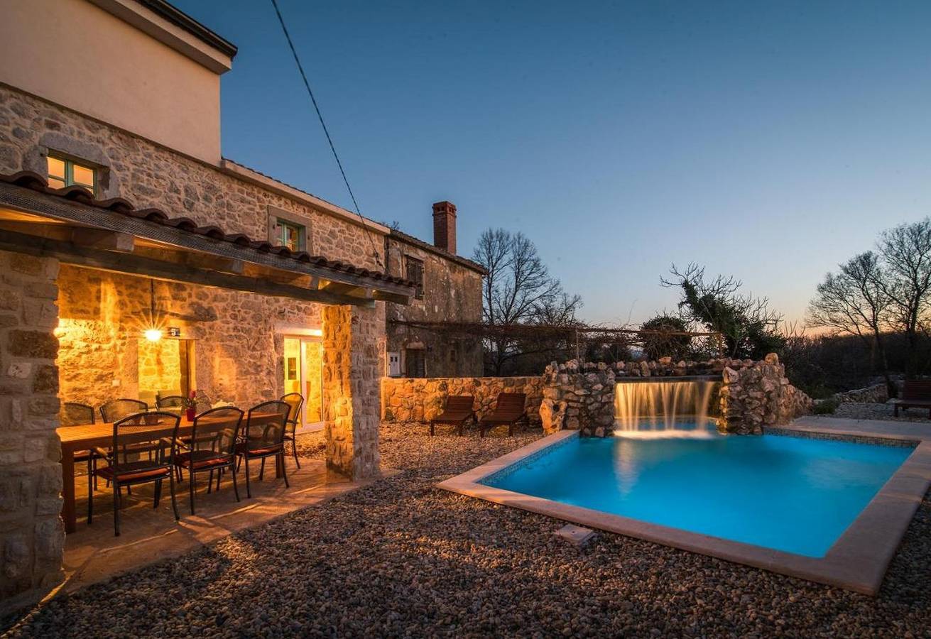 Ferienhaus in Garica, mit Pool, Terrasse, Klimaanlage, W-Lan, Waschmaschine (5234-1) in Garica, Krk