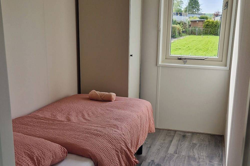 3 bedroom chalet in hensbroek in Holländische Küste