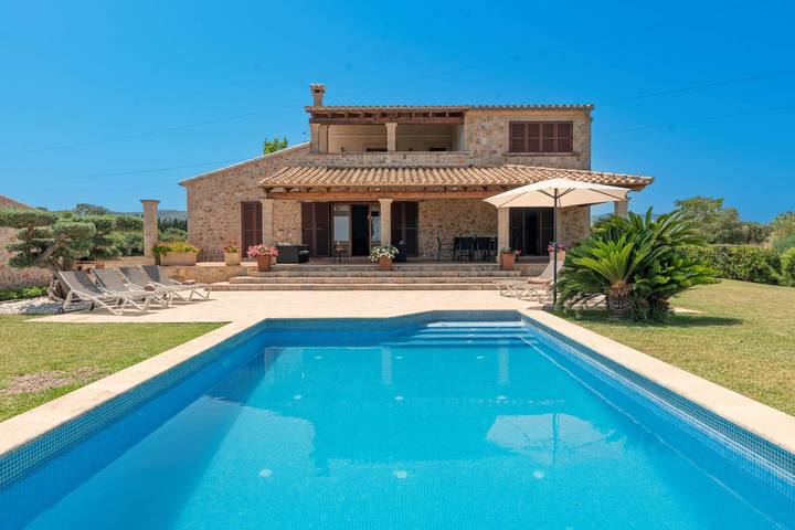 Luxus-Finca für 8 Personen, mit Balkon und Terrasse sowie Garten in Alcúdia