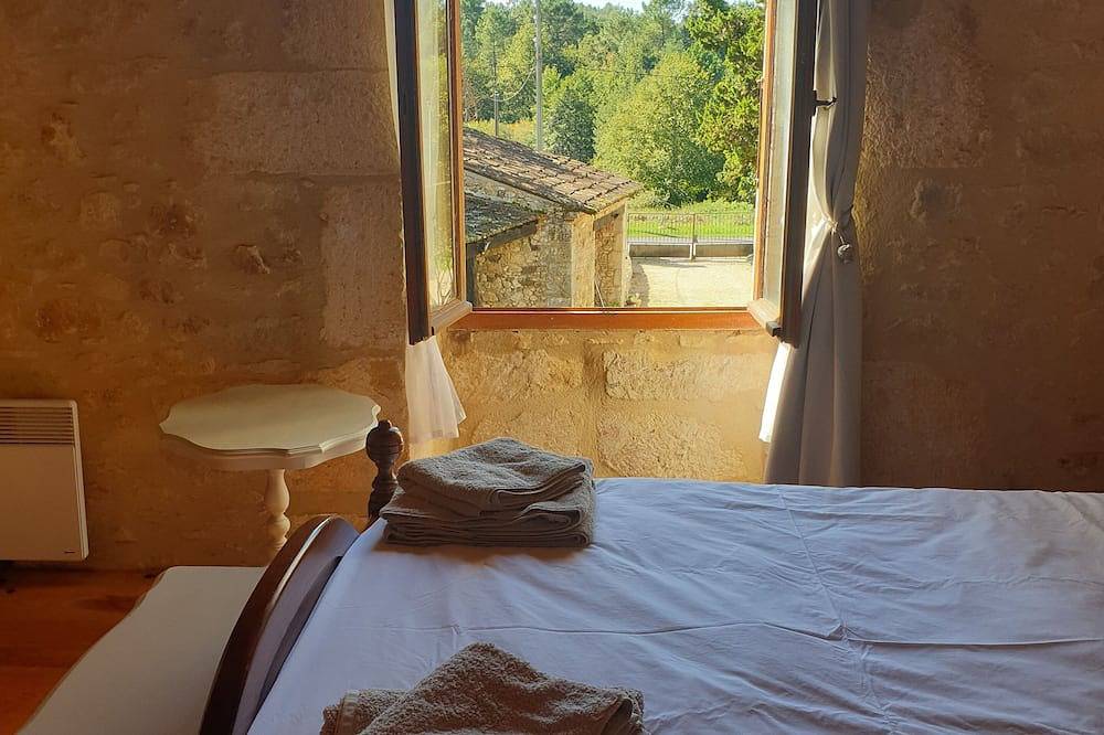 Le Figuier, one of a pair of charming stylish gîtes in a tranquil rural location in Fumel, Región de Villeneuve-sur-Lot