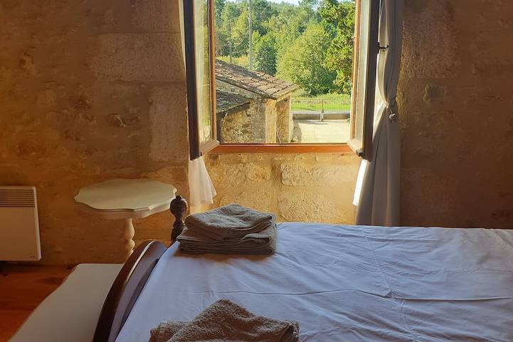 Le Figuier, one of a pair of charming stylish gîtes in a tranquil rural location in Fumel, Quercy