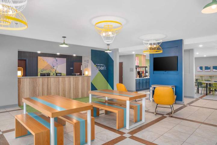 Hôtel pour 2 personnes, avec piscine à Minot - 4