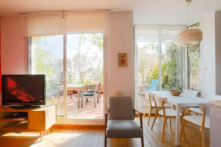 Apartamento de vacaciones para 6 personas, con vistas además de terraza y jardín - 1