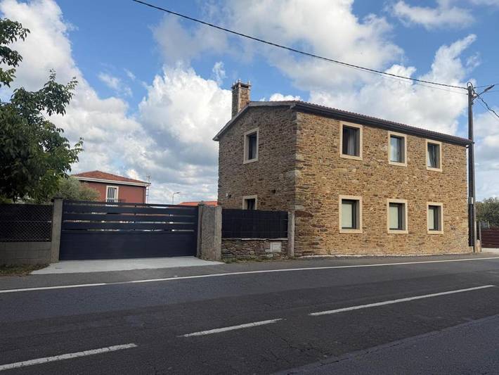 Casa rural para 6 personas, con Terraza y Jardín además de Piscina y Vistas en Arzúa - 4