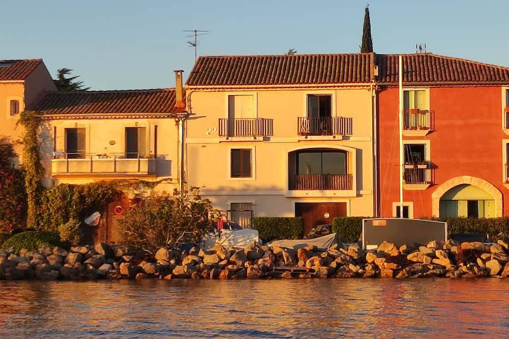 Appartement entier, Appartement les pieds dans l 'eau in Bouzigues, Côte méditerranéenne (France)
