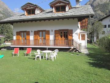 Gîte pour 4 personnes, avec jardin et vue dans Gressoney-Saint-Jean