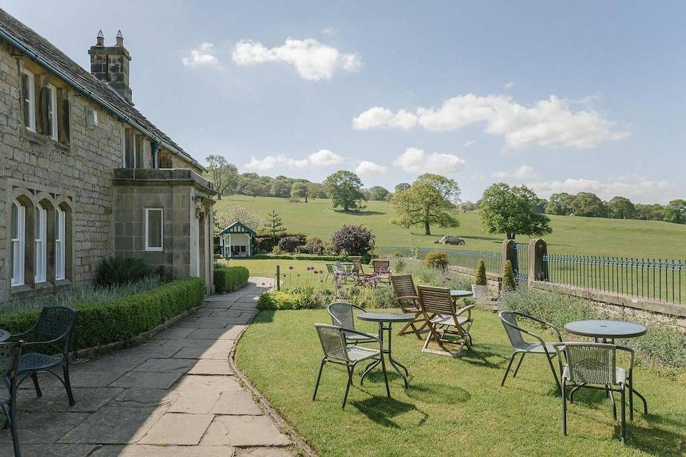 Keeper's Cottage Chatsworth Estate in Baslow and Bubnell, Derbyshire