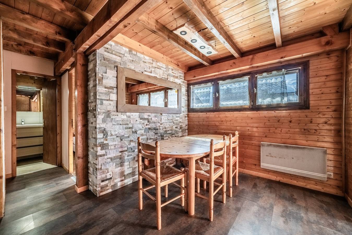 Chalet '4p Confort-Le Grand Soleil': Mountain View, Private Terrace, Wi-Fi in Verchaix, Bonneville region