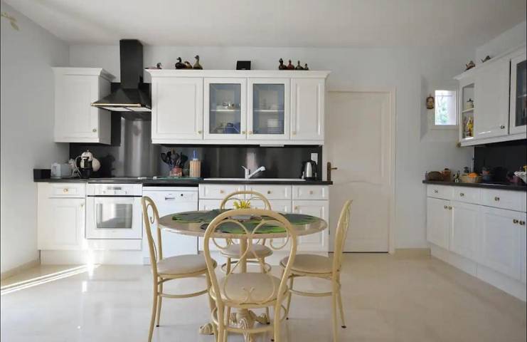 Maison d’hôte pour 2 personnes, avec piscine ainsi que jardin et vue à Fréjus - 4