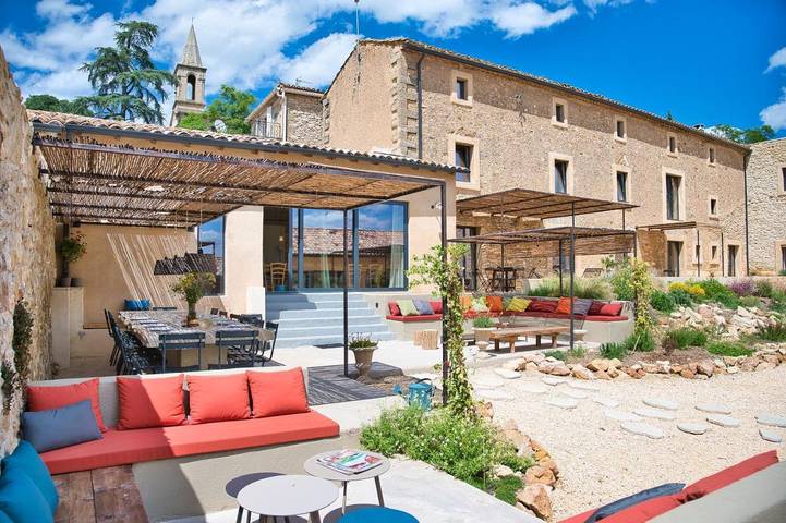 Location de vacances pour 24 personnes, avec jardin ainsi que vue et piscine, animaux acceptés à La Bastide-d'Engras - 2