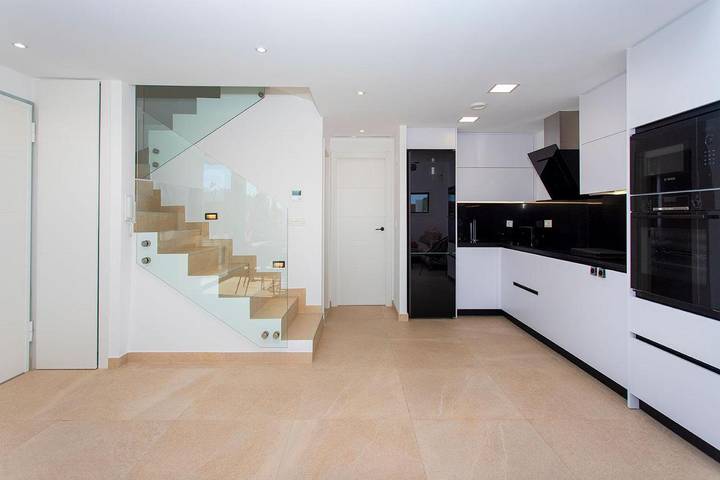 Casa rural para 6 personas, con vistas al lago y jardín además de piscina y vistas en Guardamar del Segura - 2