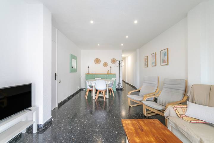 Apartamento entero, Apartamento 'Mar 4 en Santa Pola' con vistas al mar, terraza privada y Wi-Fi in Santiago Bernabeu, Santa Pola