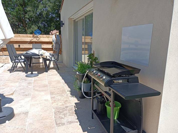 Location de vacances pour 4 personnes, avec vue ainsi que terrasse et piscine à Mons (Gard) - 4