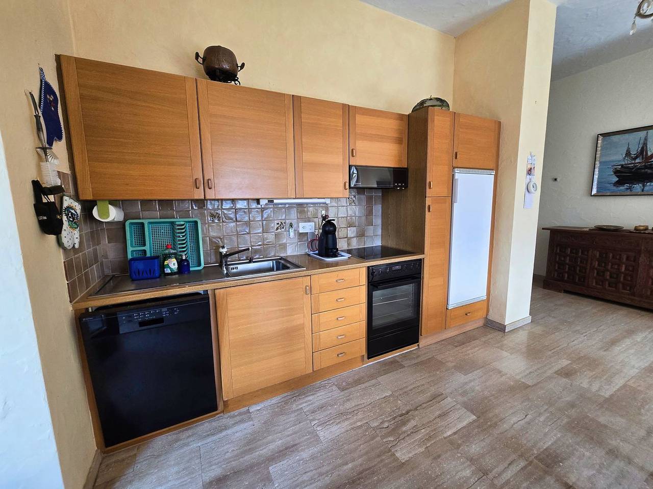 Appartement entier, Parterrewohnung mit eigenem Garten in kleiner Residenz oberhalb Locarno. in Locarno, Alpes tessinoises