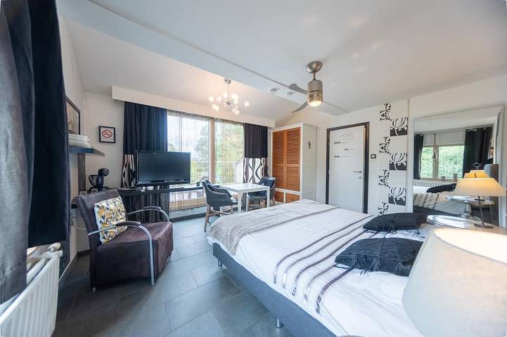 .Wellness-Ferienvilla für 12–16 Personen: Pool, Whirlpool, Sauna & Glamping in Paal, Beringen (Belgien)