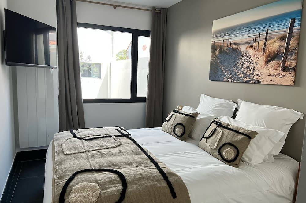 Villa Bord de mer - La Rochelle 8 /10 people - Swimming pool/Jacuzzi in Angoulins, La Rochelle und Umgebung