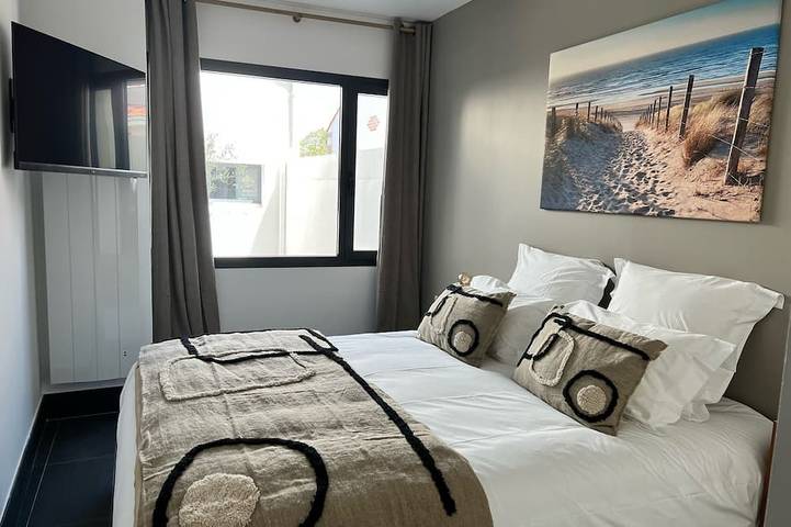 Villa Bord de mer - La Rochelle 8 /10 people - Swimming pool/Jacuzzi in Angoulins, La Rochelle und Umgebung
