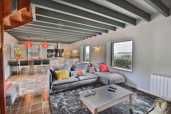 Gîte pour 6 personnes, avec jardin et terrasse à Trévou-Tréguignec - 4