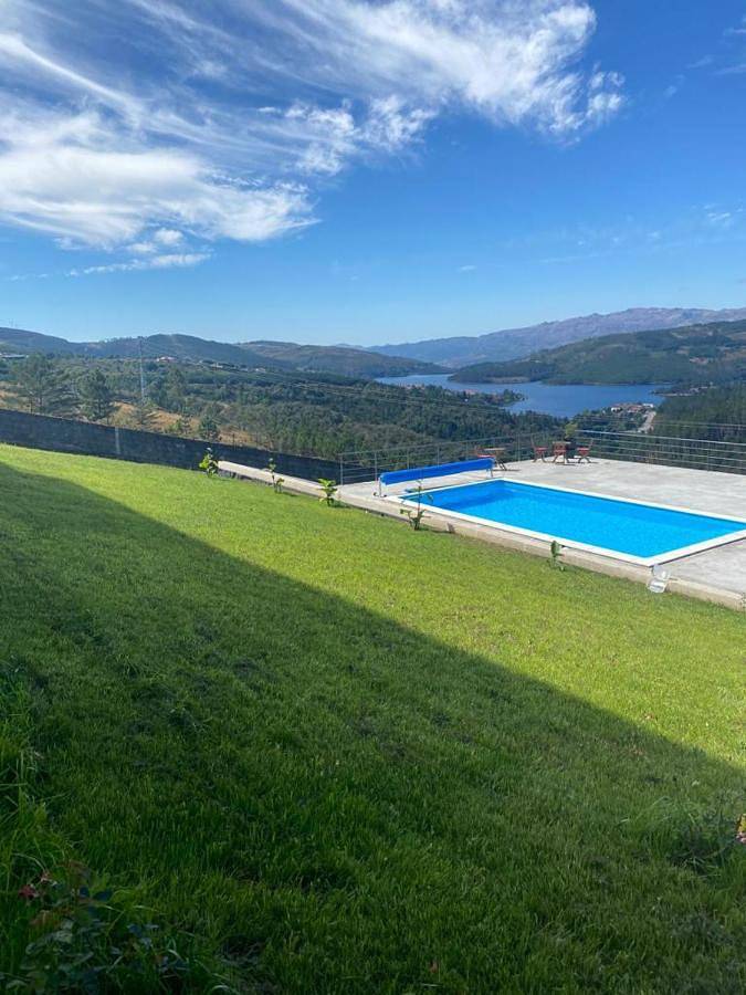 Casa de férias para 3 pessoas, com Varanda e Terraço e ainda Jardim and Piscina em Salto