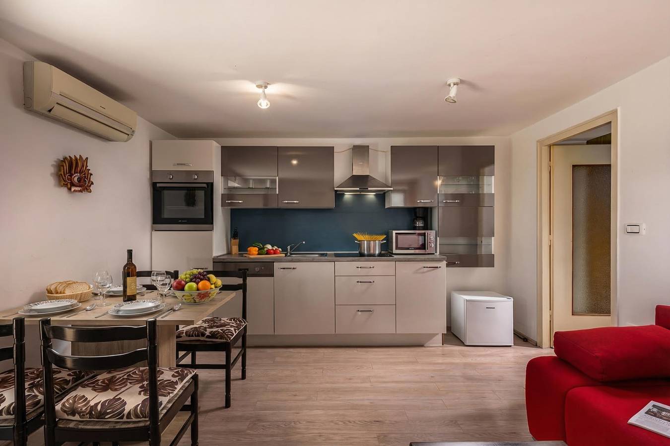 Geheel appartement, The Wave - Apt with Seaview and Garden in Vrh Martinscice, Primorje-Gorski Kotar