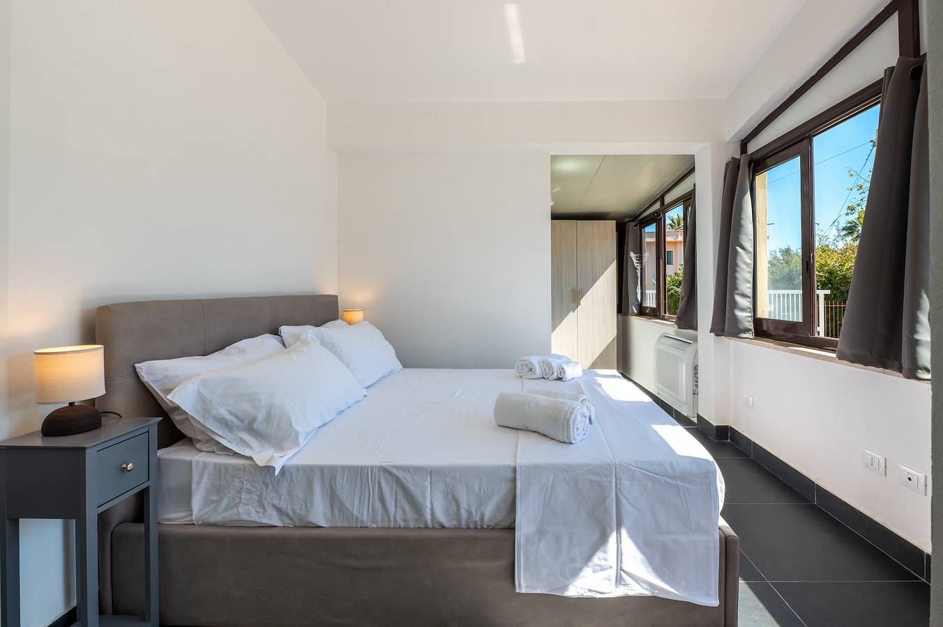 Room 'Altavilla 1' with Shared Garden and Air Conditioning in Torre Colonna-Sperone, Altavilla Milicia