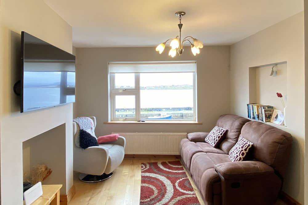 Cottage 457 - Roundstone - sleeps 6 guests  in 3 bedrooms in Roundstone, Connemara