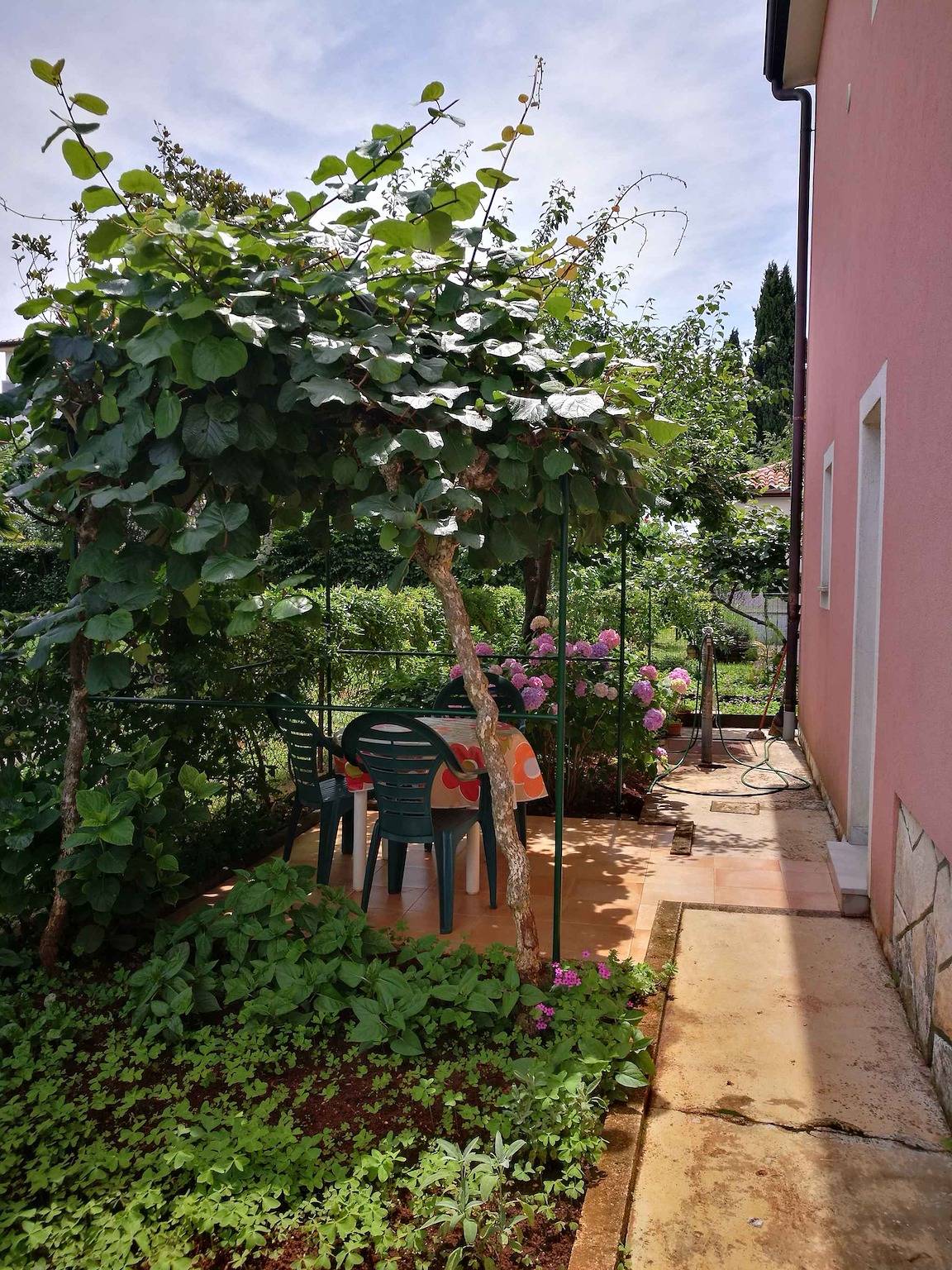 Entire holiday apartment, Holiday apartment with terrace and air conditioning  in Umag, Umag Region