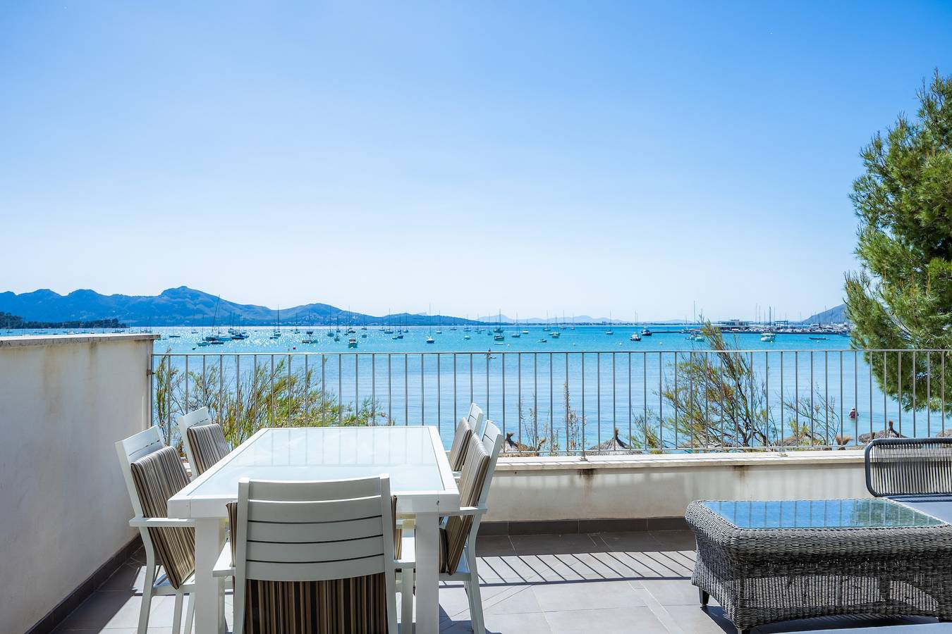 Apartamento inteiro, Apartamento 'Voramar 33A Joana Duplex' com Vista Mar, Terraço Privado e Wi-Fi in Port de Pollença, Pollença