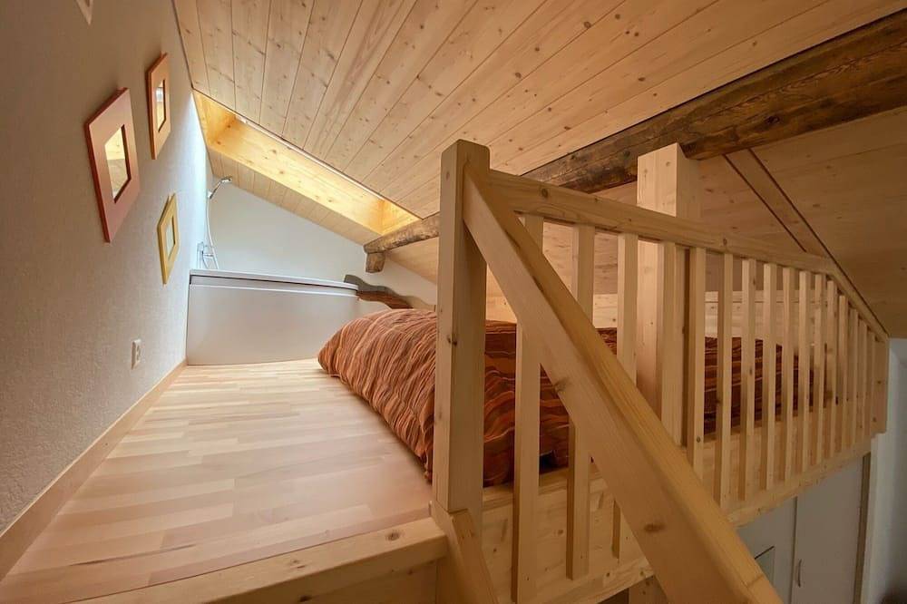 Ganze Wohnung, Sonnige 2.5 Zimmer Duplex-Ferienwohnung im Lötschental. in Wiler, Brig - Goms & Umgebung