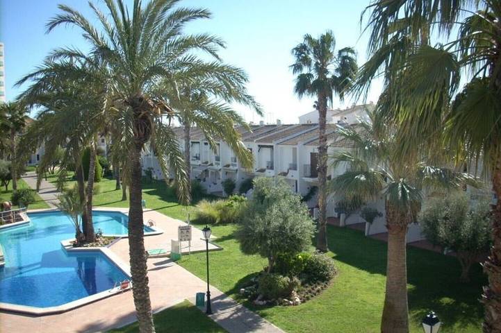Ferienwohnung für 6 Personen, mit Balkon und Garten sowie Pool in La Manga
