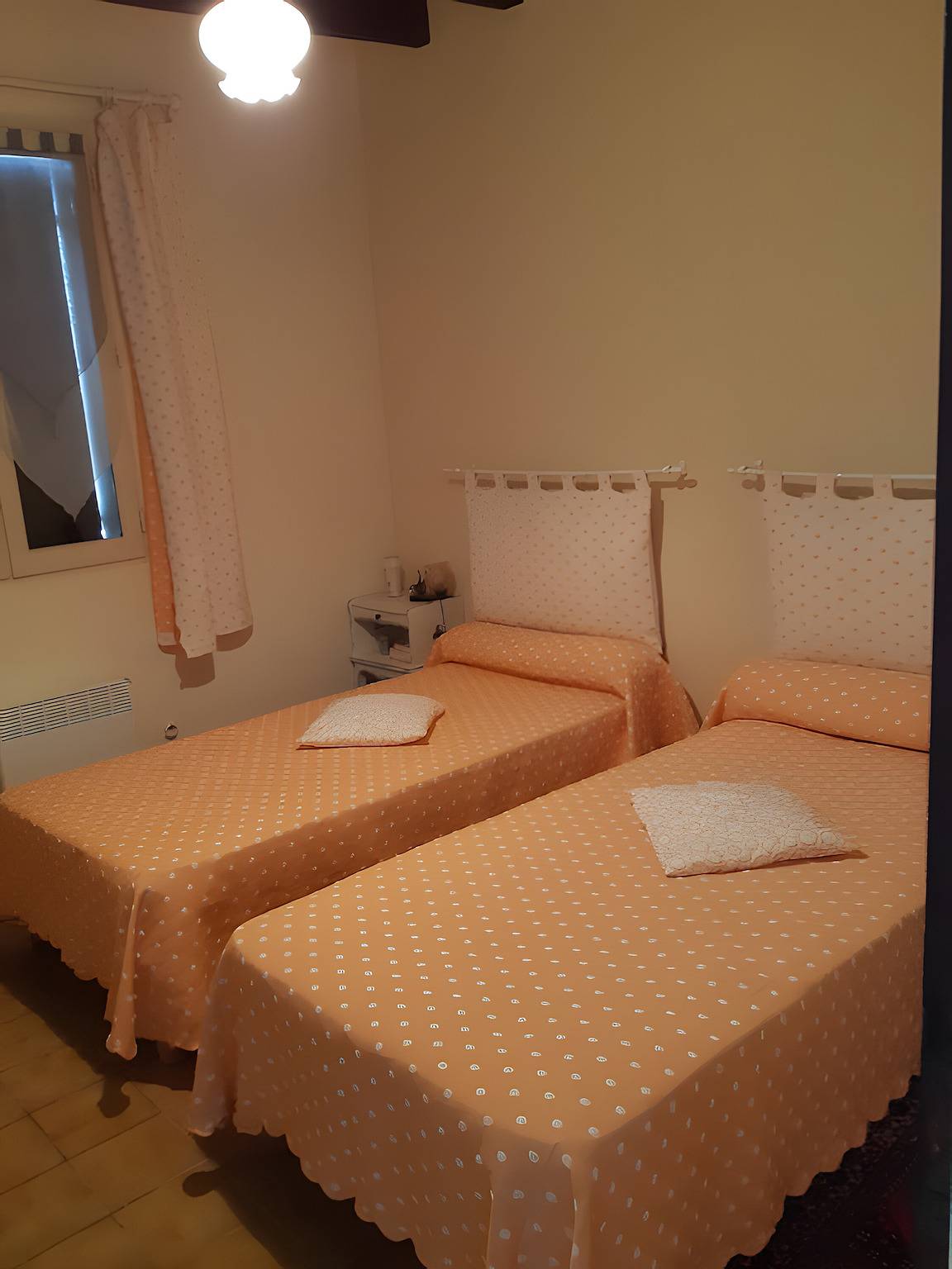 Maison de Vacances 'Gîte 264, Proche Zoo Beauval' avec Terrasse Privée et Jardin Privatif in Noyers-sur-Cher, Région de Romorantin-Lanthenay