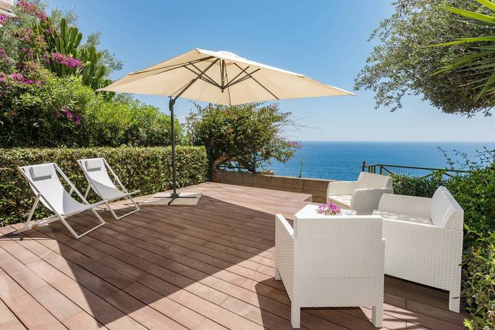 Ganze Wohnung, Apartment 'Paradise Residence 1' mit Meerblick, Wlan und Klimaanlage in Sant'Alessio Siculo, Messina Provinz