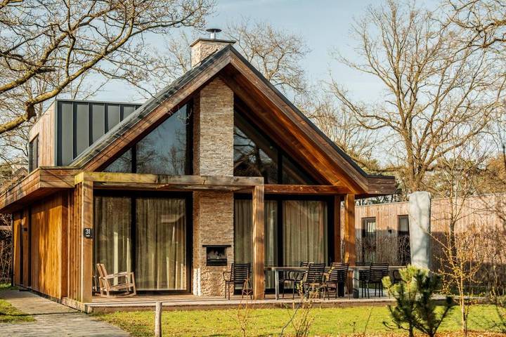 Villa voor 8 personen, with Terras and Tuin as well as Uitzicht in Oosterhout