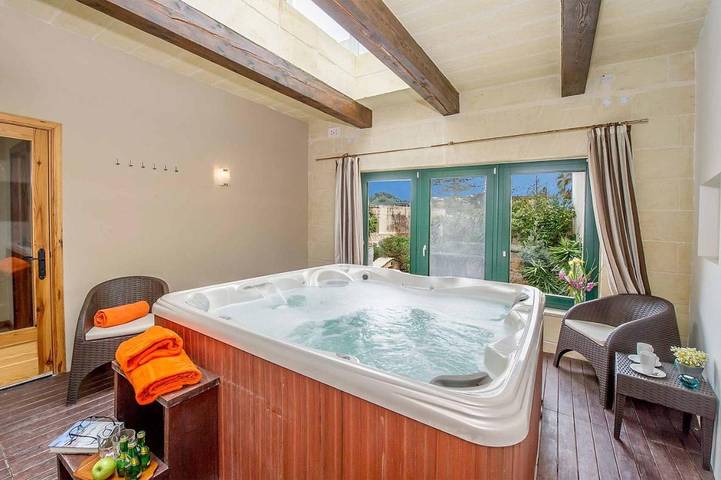 Three-Bedroom Townhouse in Ta' Ċenċ, Sannat
