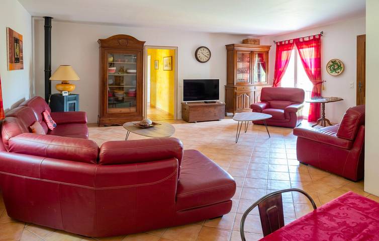 Appartement am Pool mit Parkplatz und Internet in Salernes, Draguignan Region