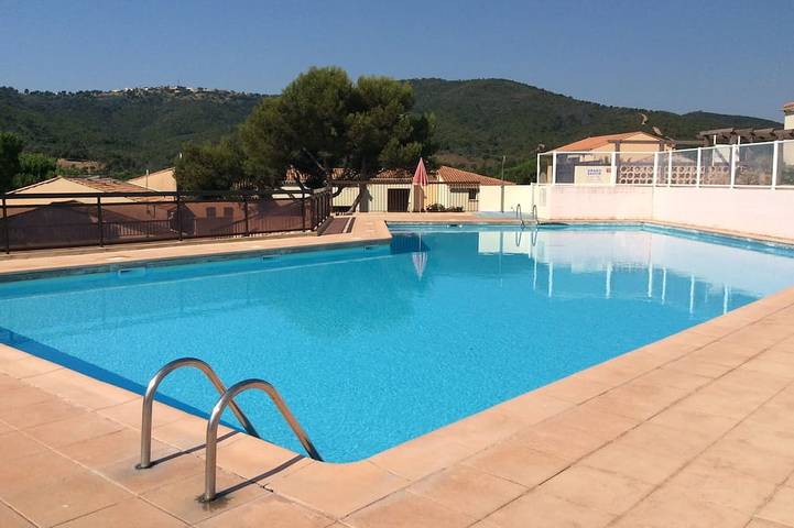 Gîte pour 4 personnes, avec piscine dans Plage de la Gaillarde
