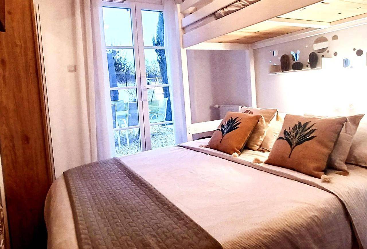 Luminary Night Suite in Montévrain, Seine-et-Marne