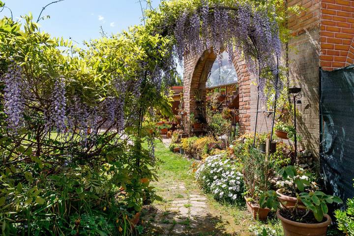 Room 'Stanza 2' with Mountain View, Wi-Fi and Air Conditioning in Casano-Dogana-Isola, Luni