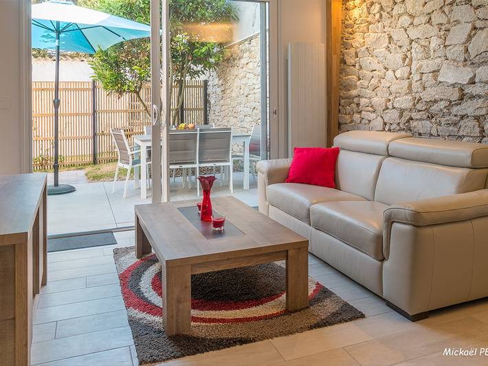 Renoviertes Steinhäuschen in Strandnähe, 4 Schlafplätze, WLAN, Terrasse in Larmor-Plage, Côte des Mégalithes