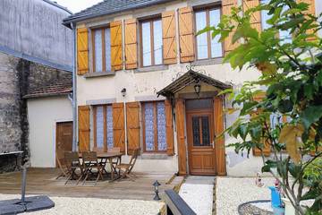 Location de vacances pour 5 personnes, avec terrasse et jardin, animaux acceptés à Lormes