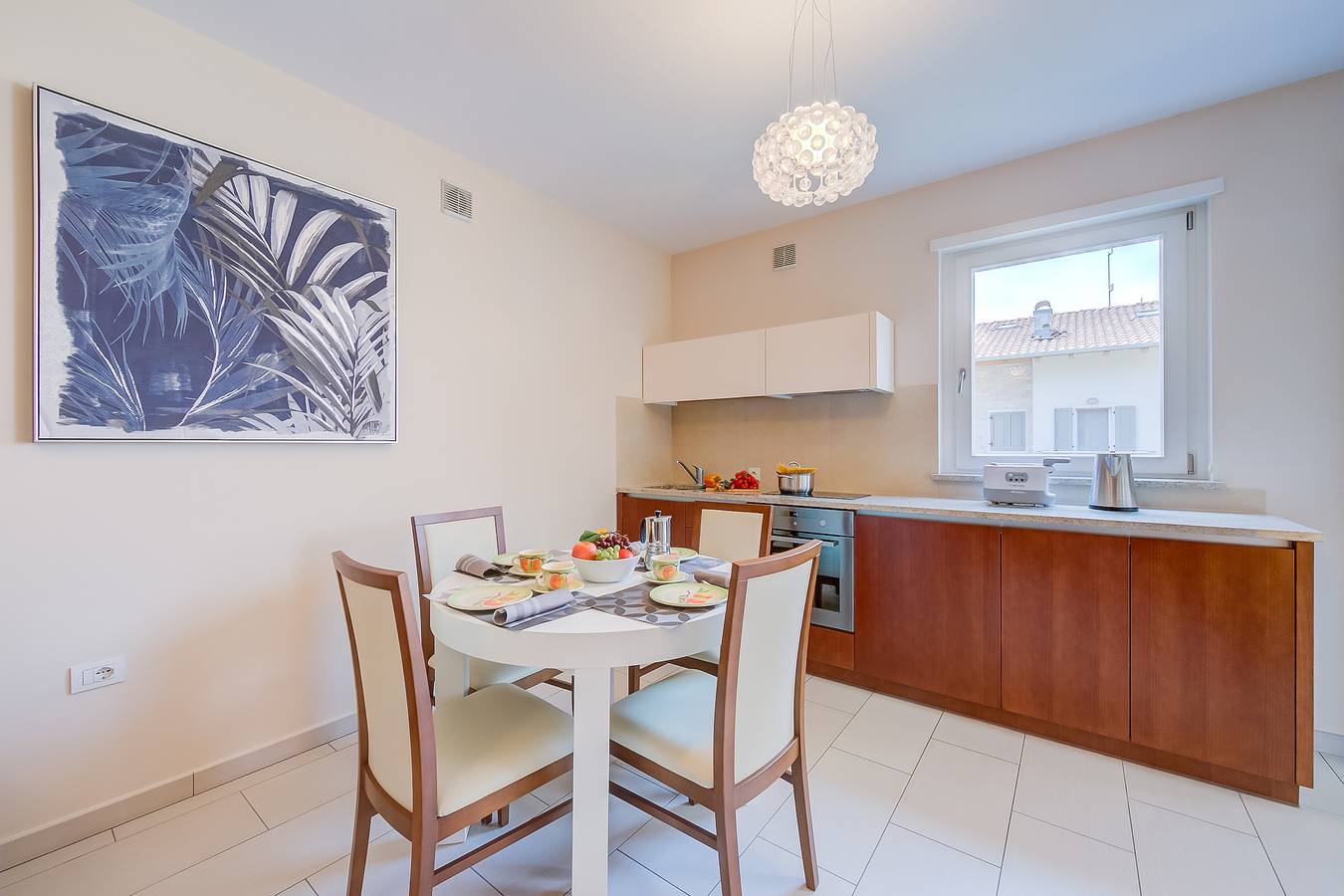 Entire apartment, Casa Margherita Few Minutes From Lake in Riva del Garda, Garda Mountains